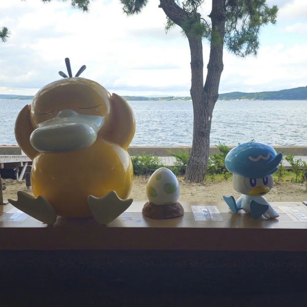 わくらポケモン足湯 ポケモンオブジェ1